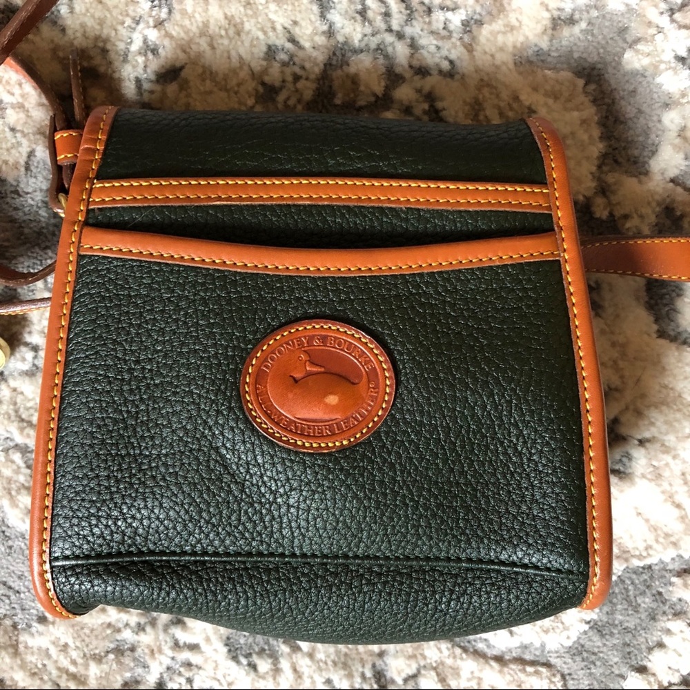 DOONEY & BOURKE Leather Crossbody Pocket Purse